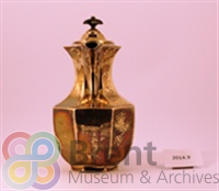 TH\CT\Museum catalogue\3D objects\2014_9_e_th.jpg; 2014.9; Coffee pot presented to the Borough of Wembley; Coffee pot